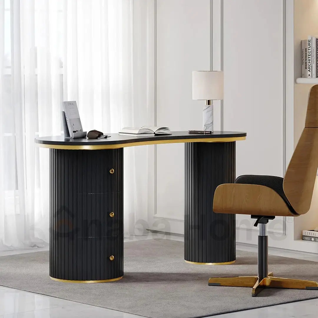 How to Choose an Office Desk for a Small Room