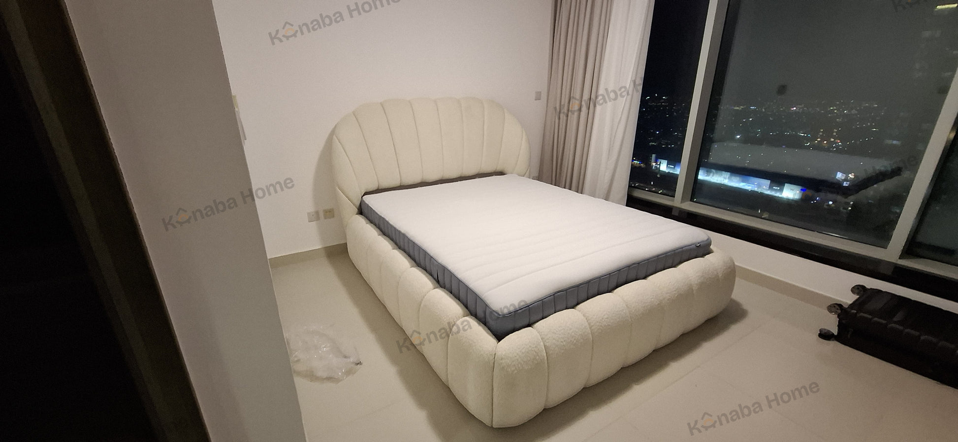 Kay Bed / California King Size