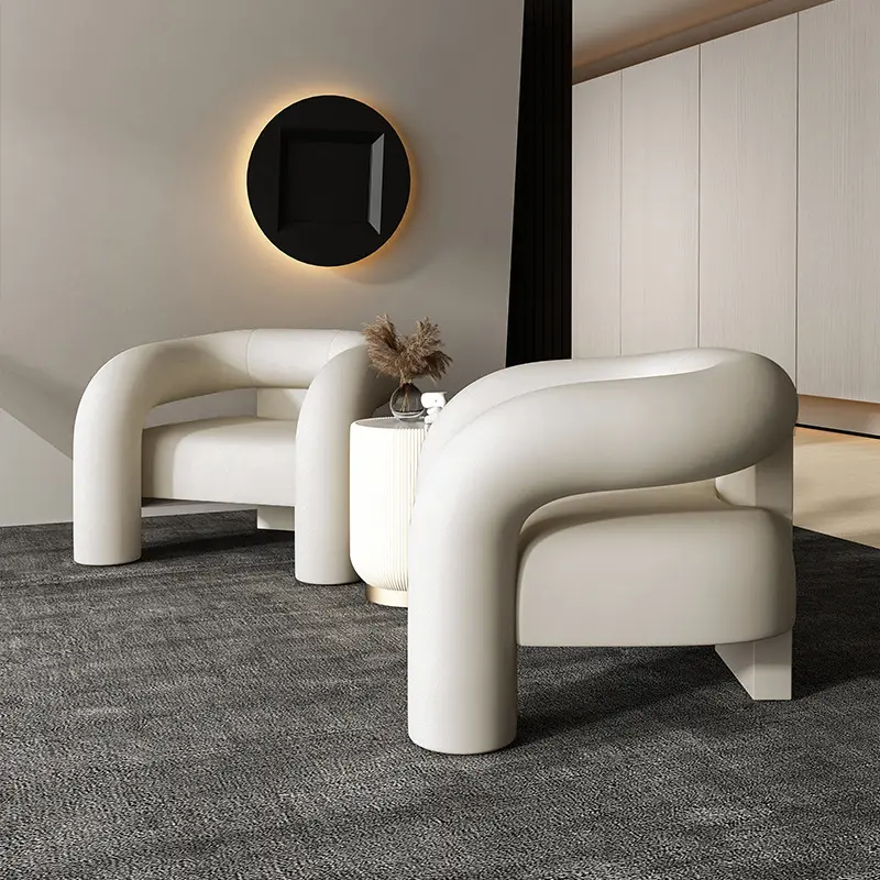 Zoi Armchair